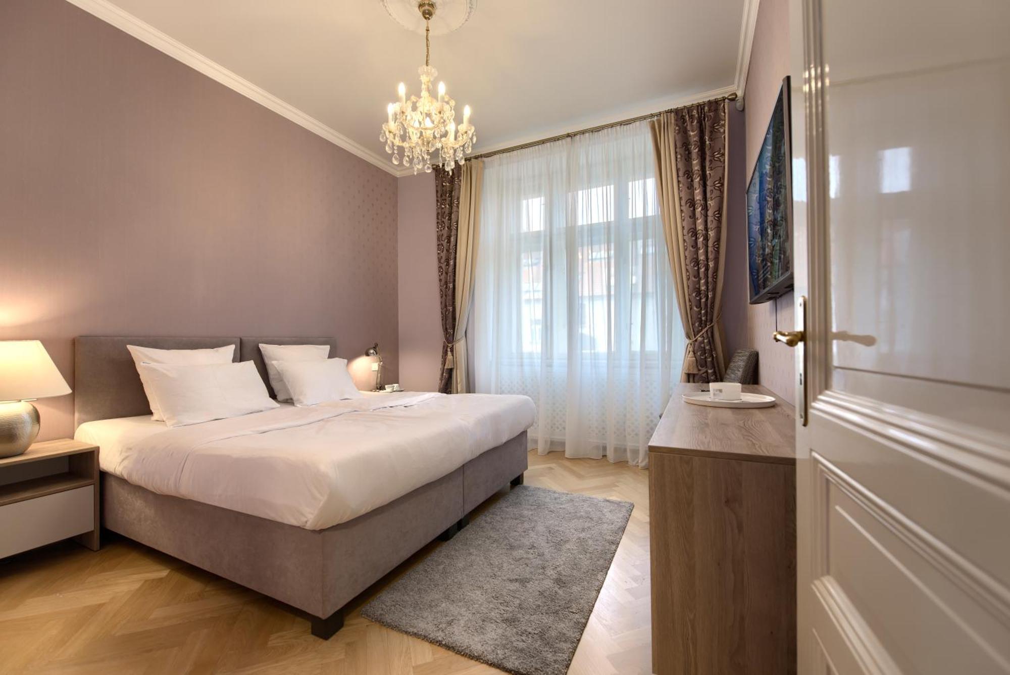 Milosrdnych Apartments Prag Exteriör bild