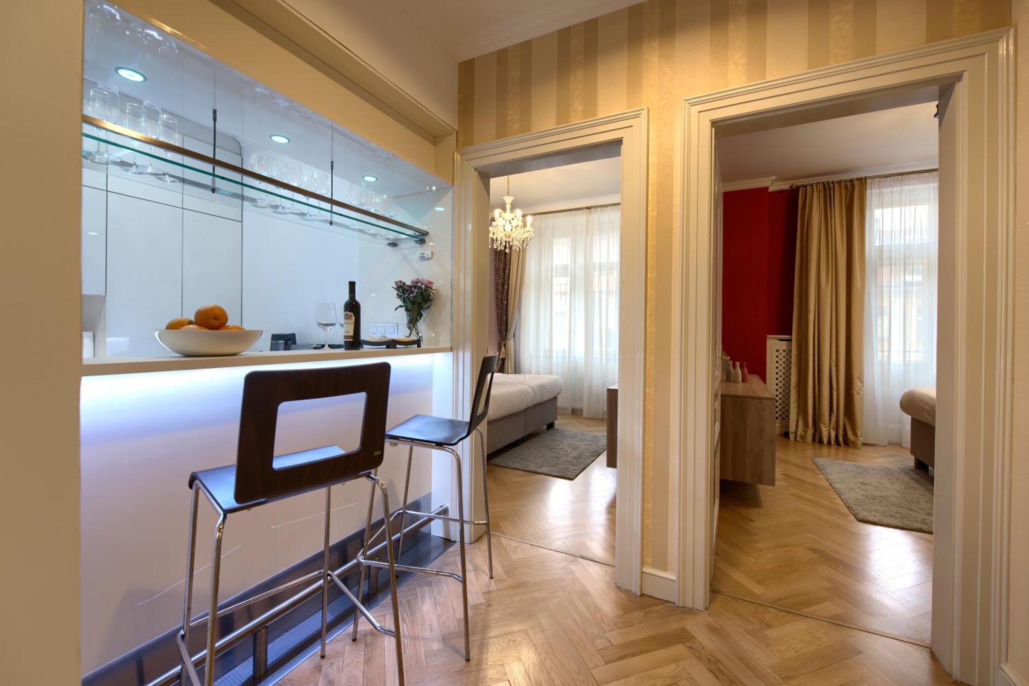 Milosrdnych Apartments Prag Exteriör bild