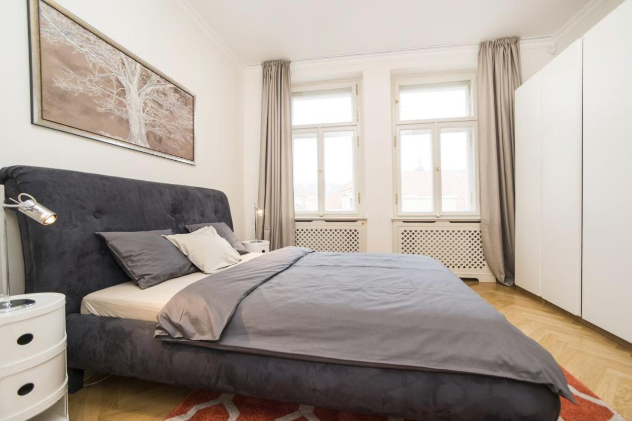 Milosrdnych Apartments Prag Rum bild
